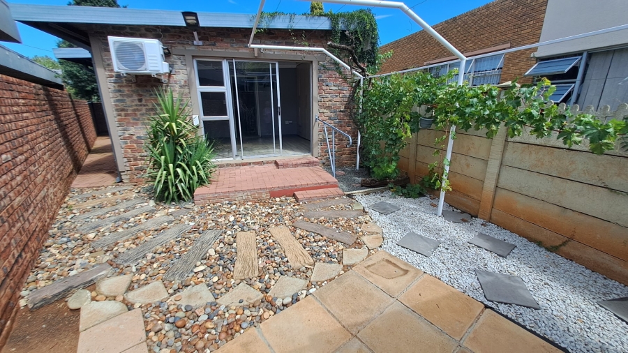 2 Bedroom Property for Sale in Pellissier Free State